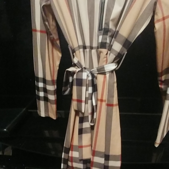 Dress - Picture 2 of 3